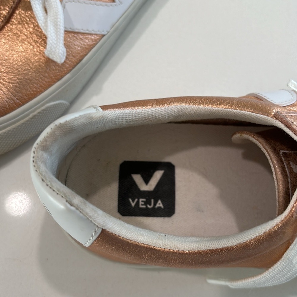 Veja - Picture 2 of 6